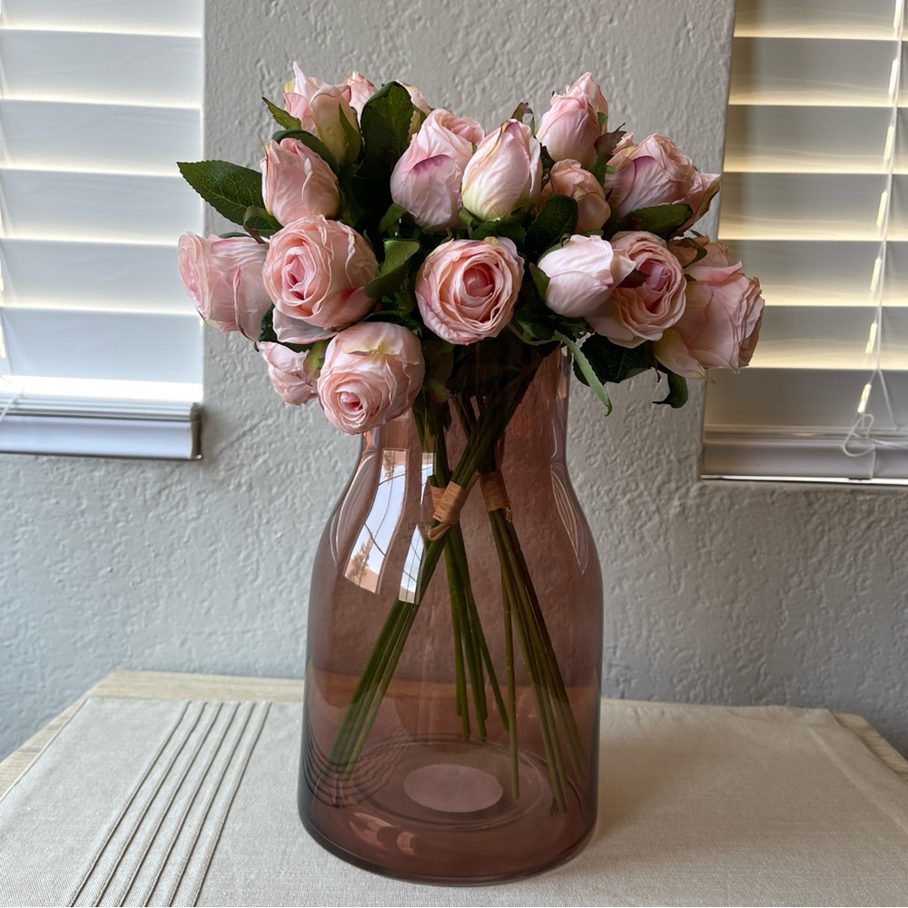 New High end Handecraft 18 silk Flowers with vase   Item: 18 silk Flowers  + Vas - Picture 4 of 14